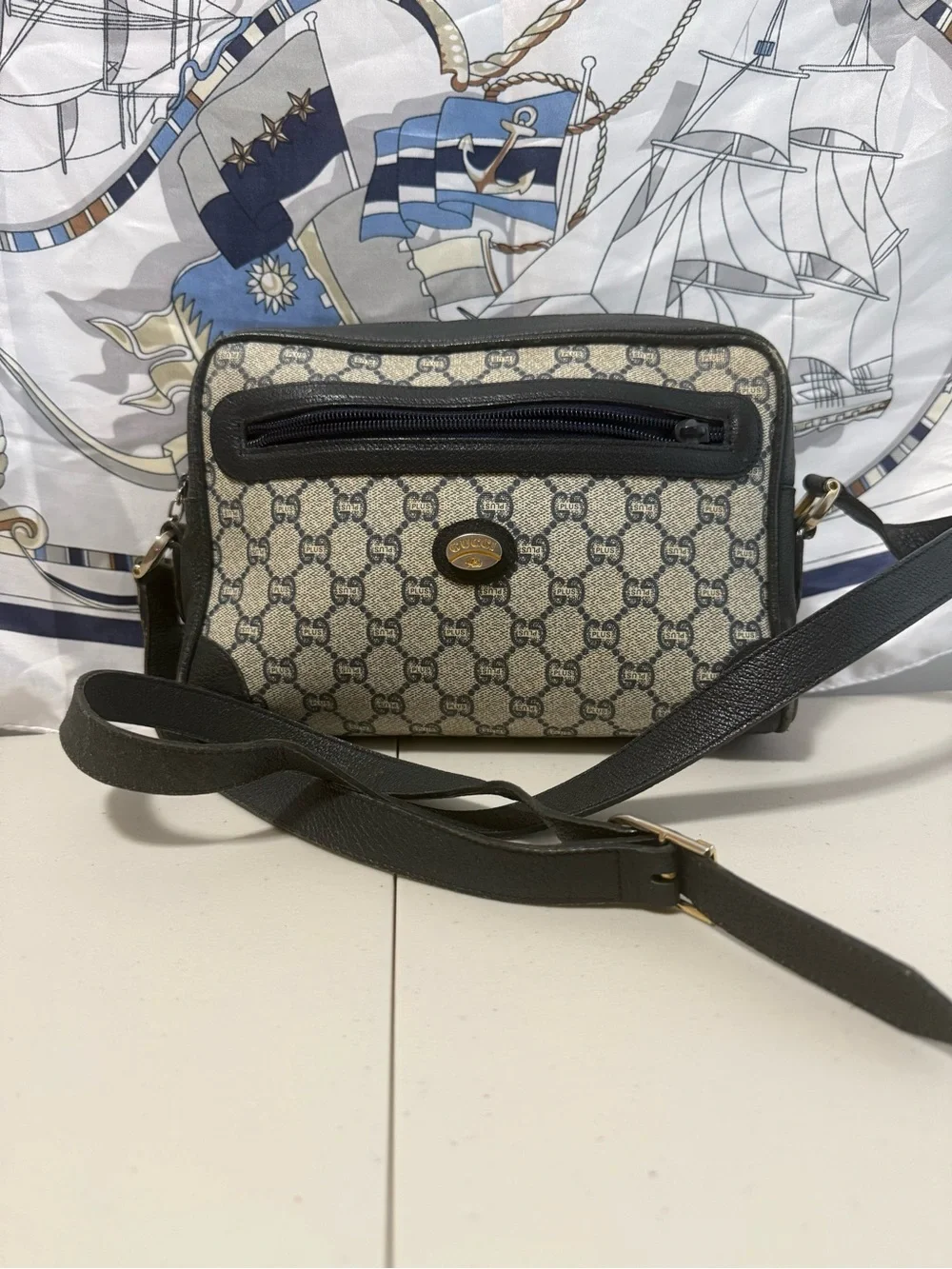 Gucci Beige GG Canvas Crossbody Messenger Bag with Navy Trim